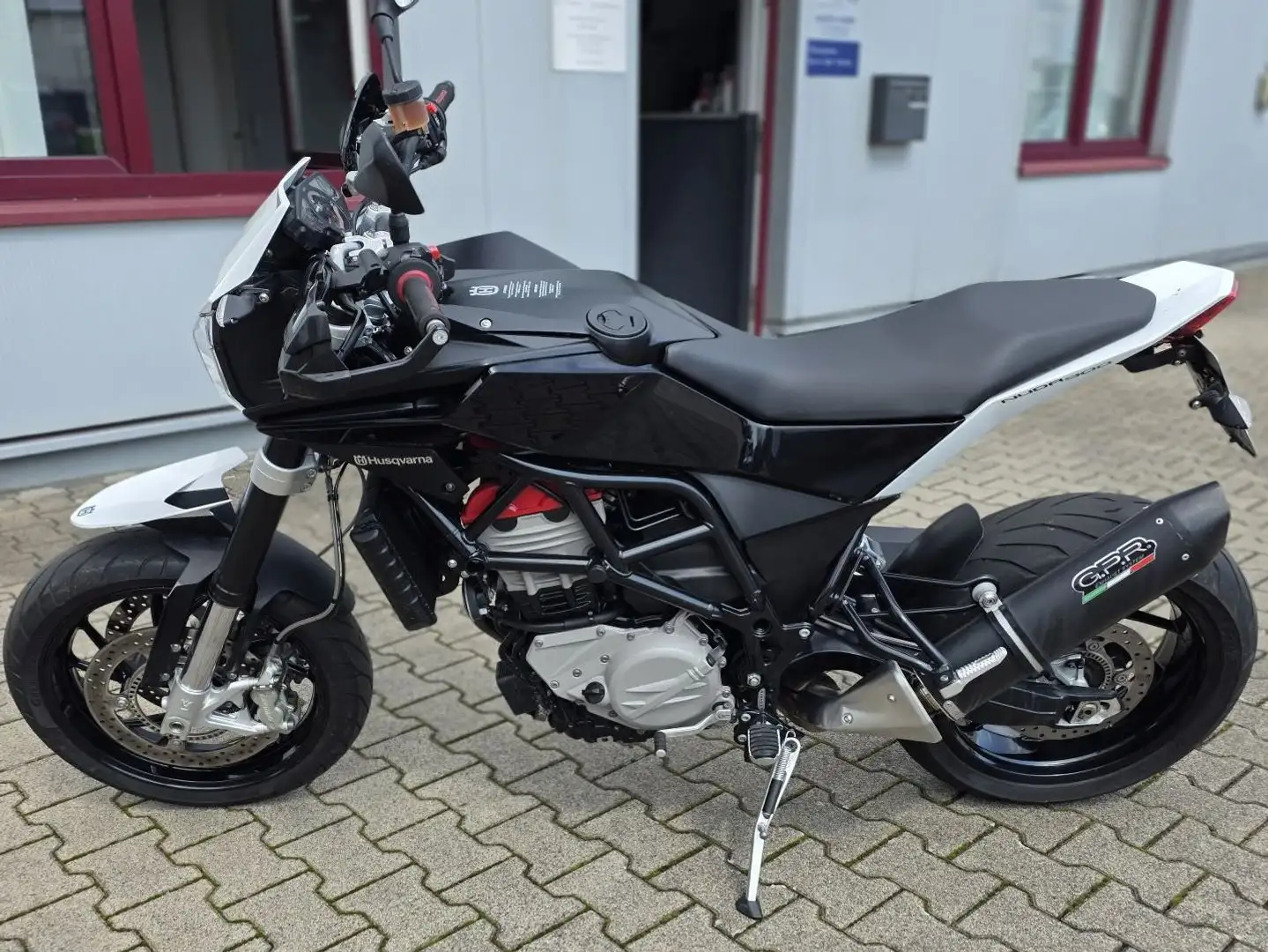 Husqvarna Nuda 900 Fehér - 1