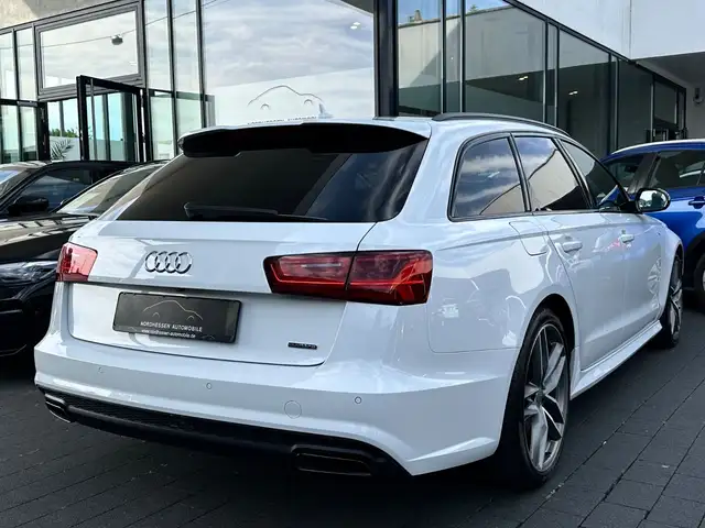 Audi A6 Avant view 4