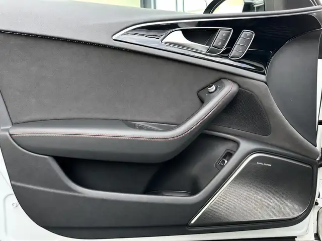 Audi A6 Avant view 13