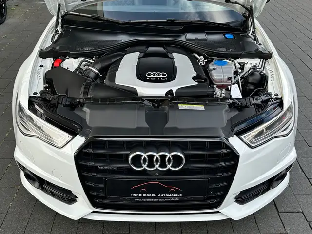 Audi A6 Avant view 6