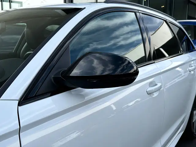 Audi A6 Avant view 10