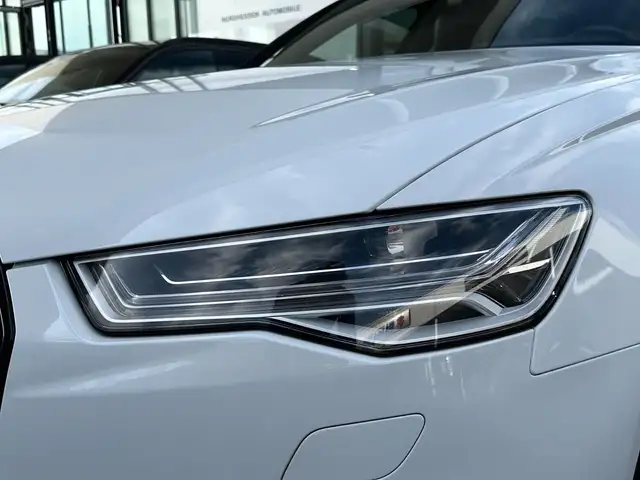 Audi A6 Avant view 12