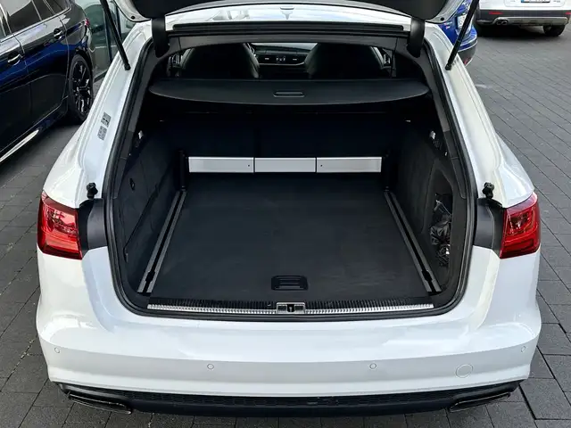 Audi A6 Avant view 8