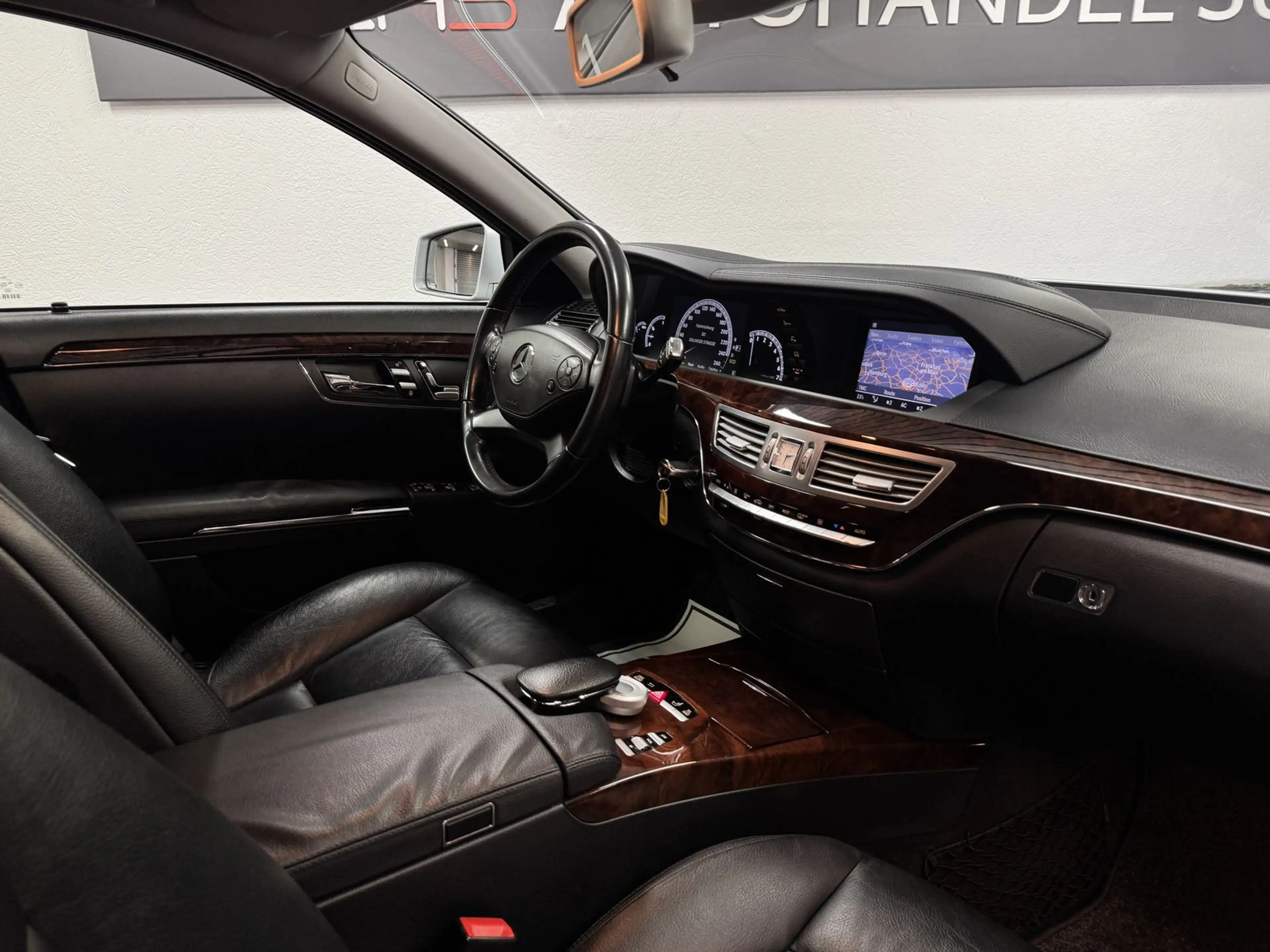 Mercedes-Benz S 350 CGI *NAVIGATION*LEDER*XENON* — photo 10