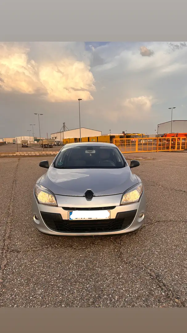 Renault Megane Mégane 1.6 Dynamique 110 - 1