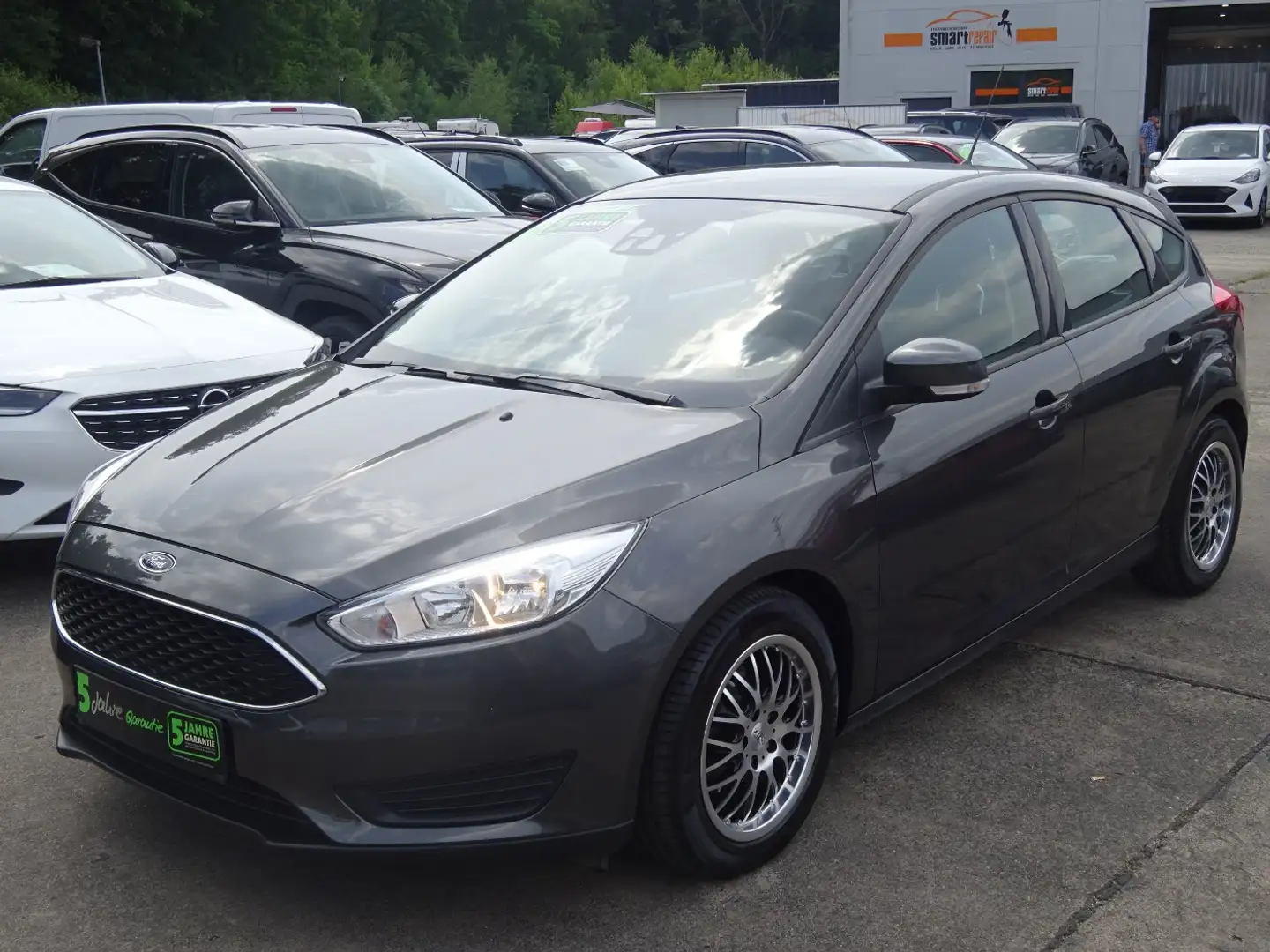 Ford Focus 1.0 EcoBoost Trend Inspektionspaket BigDeal Grau - 2