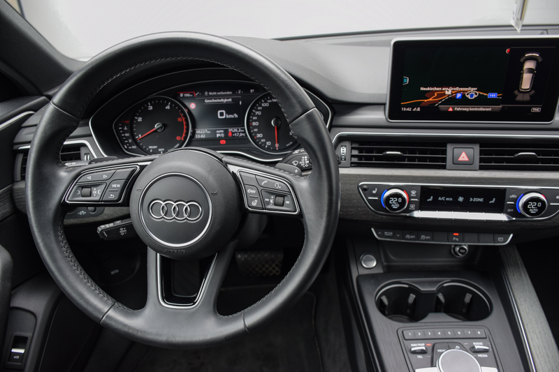 Audi A4 40 TDI quattro sport *S-Line* — photo 11
