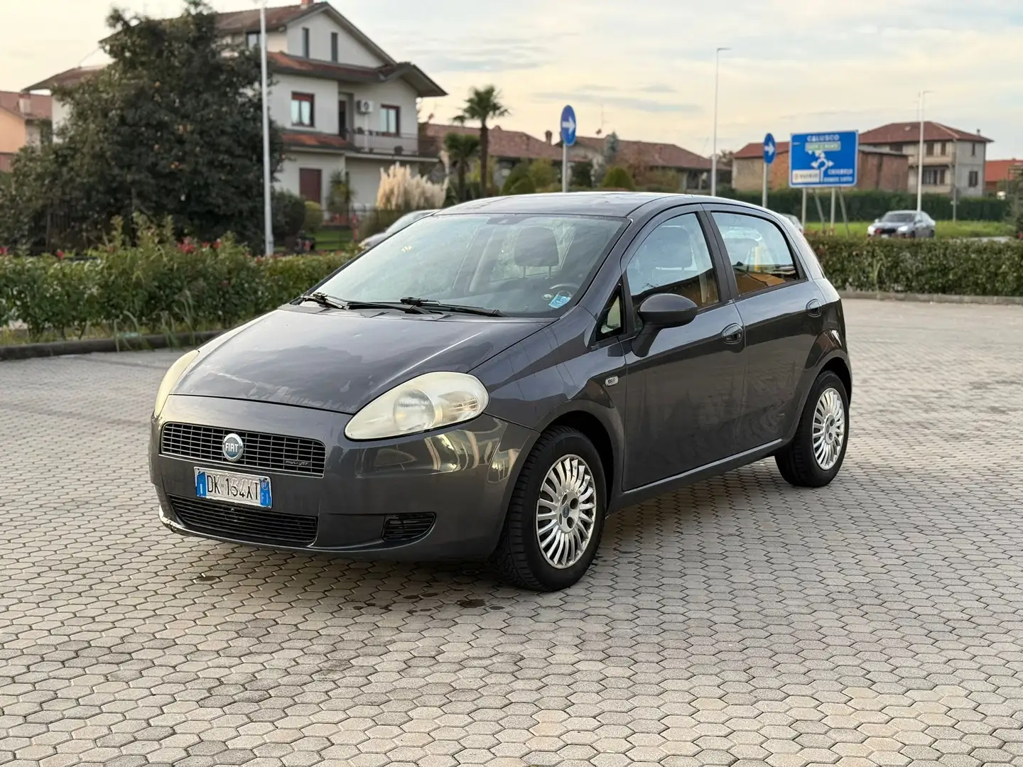 Fiat Grande Punto 5p 1.3 mjt 16v Dynamic 75cv Grigio - 1