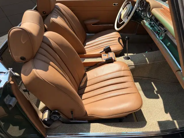 Mercedes-Benz 280 view 11