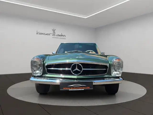 Mercedes-Benz 280 view 4
