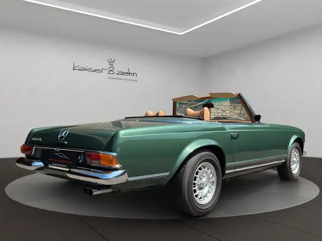 Mercedes-Benz 280 view 8