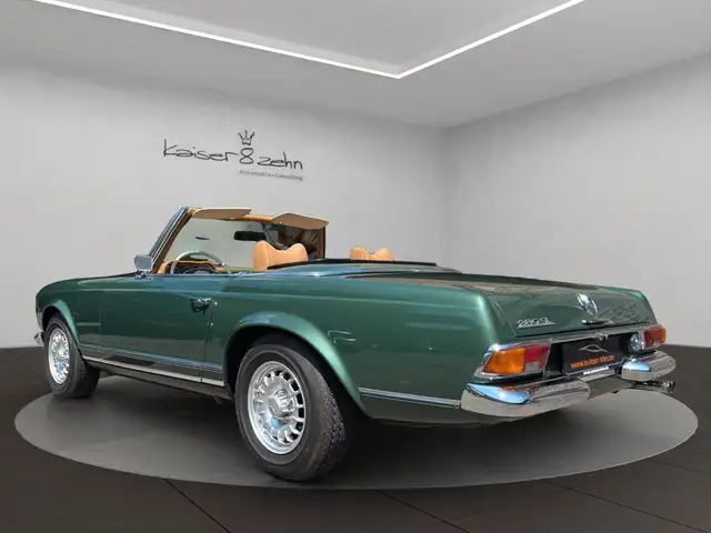 Mercedes-Benz 280 view 6