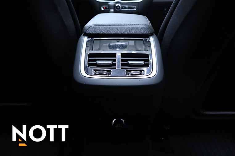 2018 Volvo XC60 T6 INSCRIPTION | Local Manitoba thumb 21