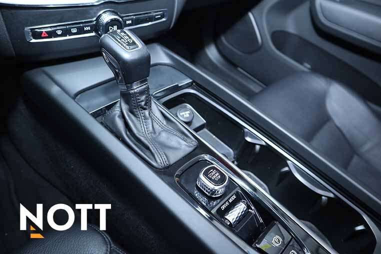 2018 Volvo XC60 T6 INSCRIPTION | Local Manitoba thumb 13