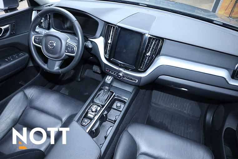 2018 Volvo XC60 T6 INSCRIPTION | Local Manitoba thumb 19
