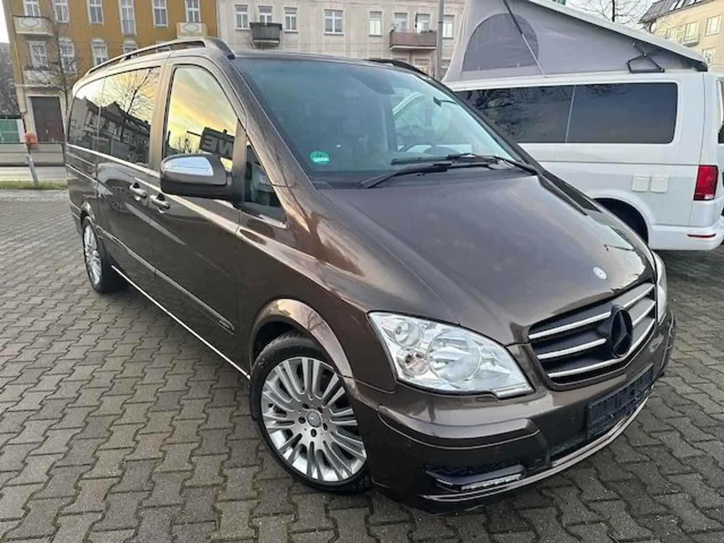Mercedes-Benz Viano 3.0 CDI Edition lang / CARPLAY / TEMPOMAT Bruin - 1