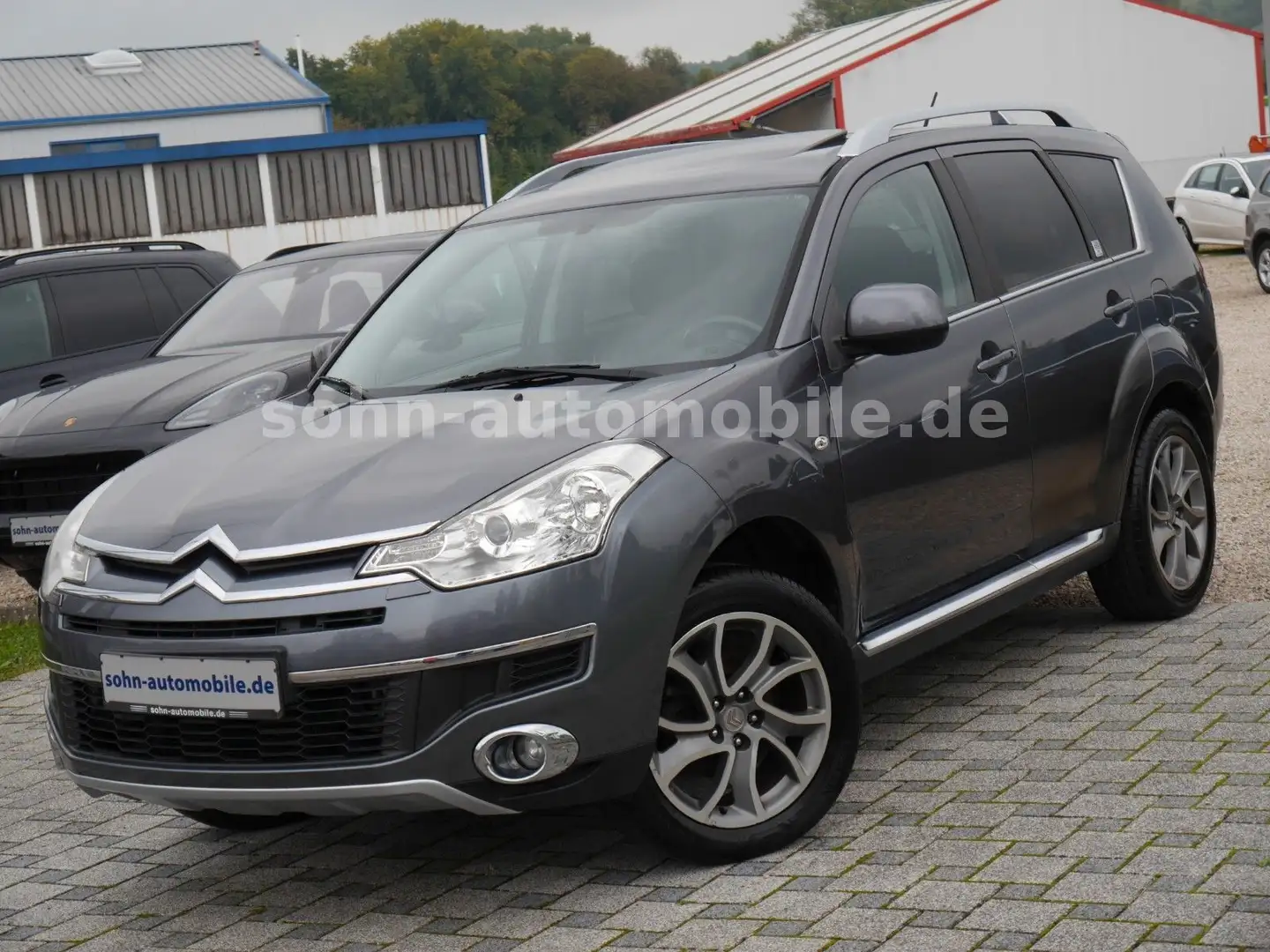 Citroen C-Crosser Exclusive 4x4/7-Sitze/Leder/Navi/Xenon Grau - 1