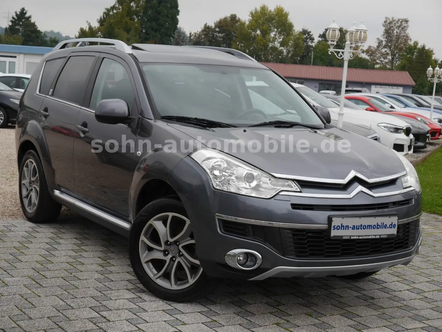 Citroen C-Crosser Exclusive 4x4/7-Sitze/Leder/Navi/Xenon Grau - 2