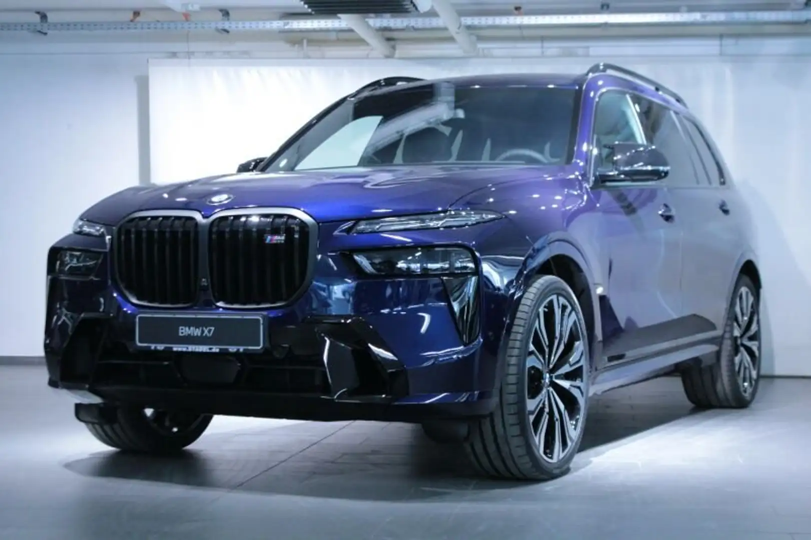 BMW X7 M 60i xDrive Blau - 2