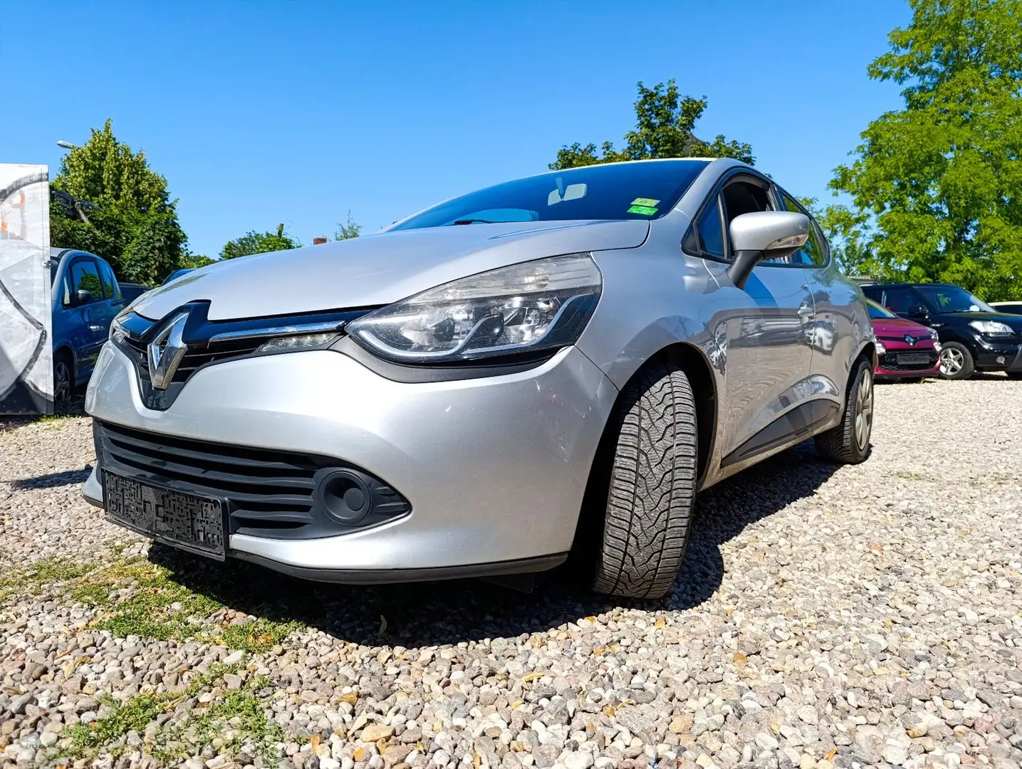Renault Clio IV Dynamique Silber - 2
