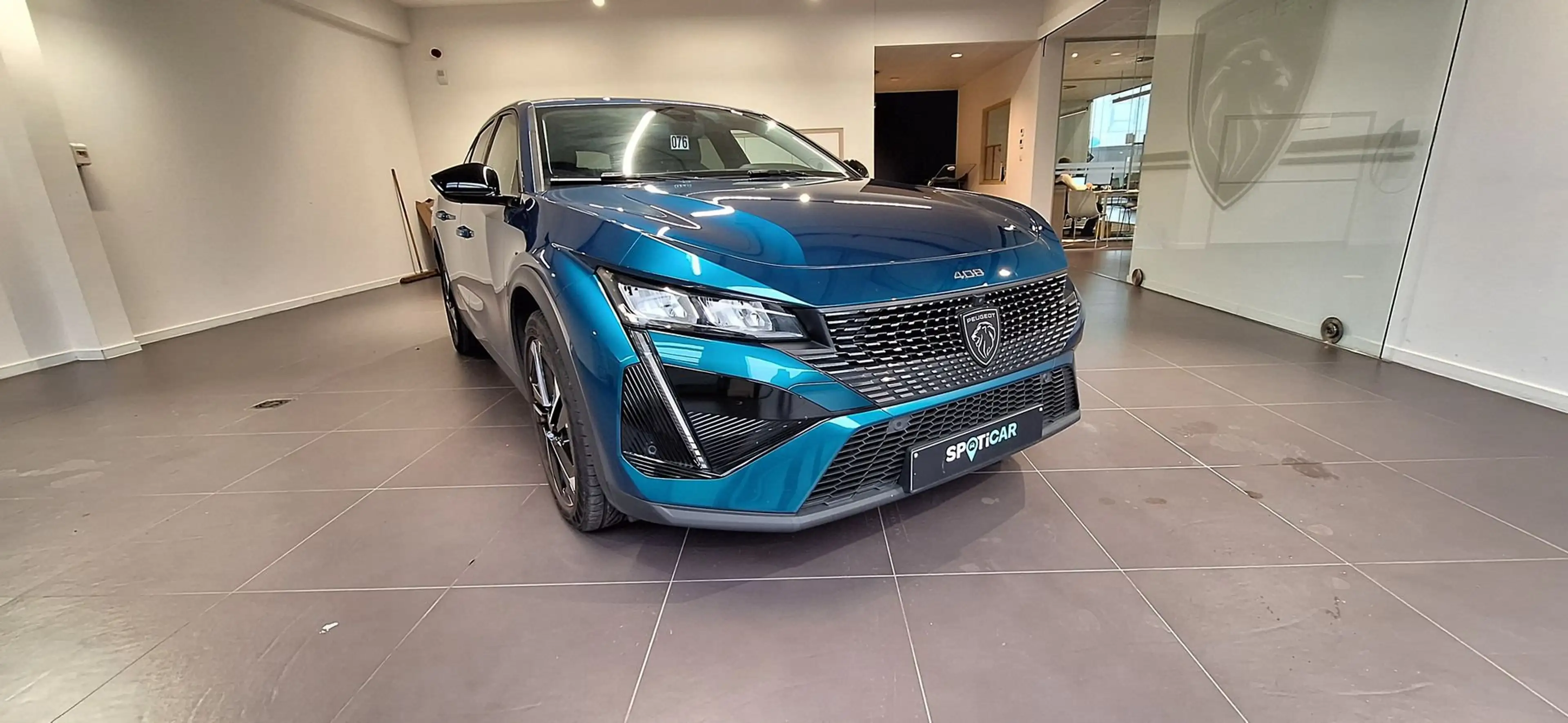 Peugeot 408 PureTech S&S Allure EAT8 — photo 9