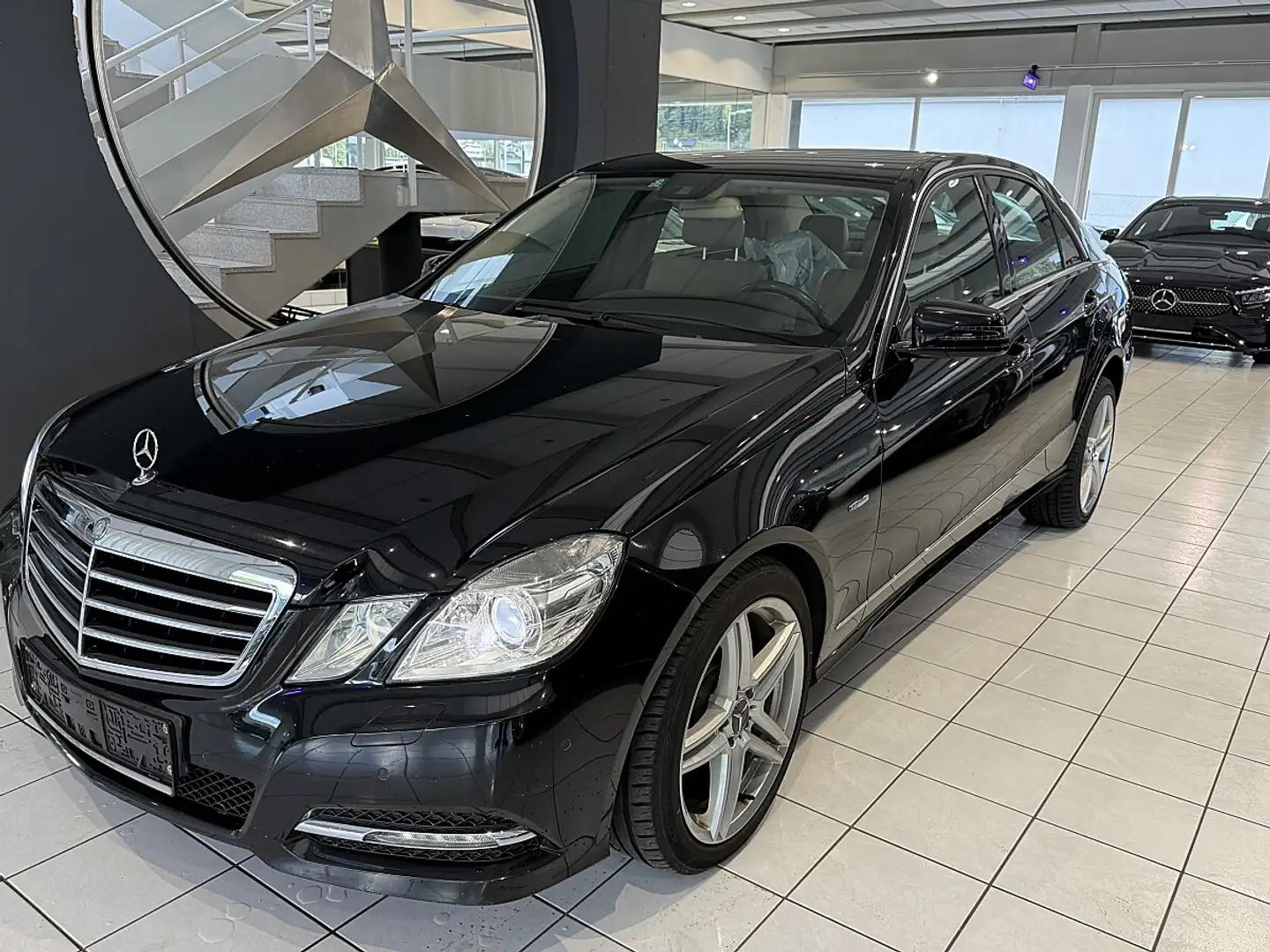 Mercedes-Benz E 200 Avantgarde A-Edition CDI Aut. - Verkauf nur an ... Schwarz - 2