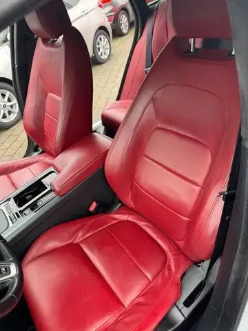 Jaguar XF view 10