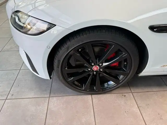 Jaguar XF view 7