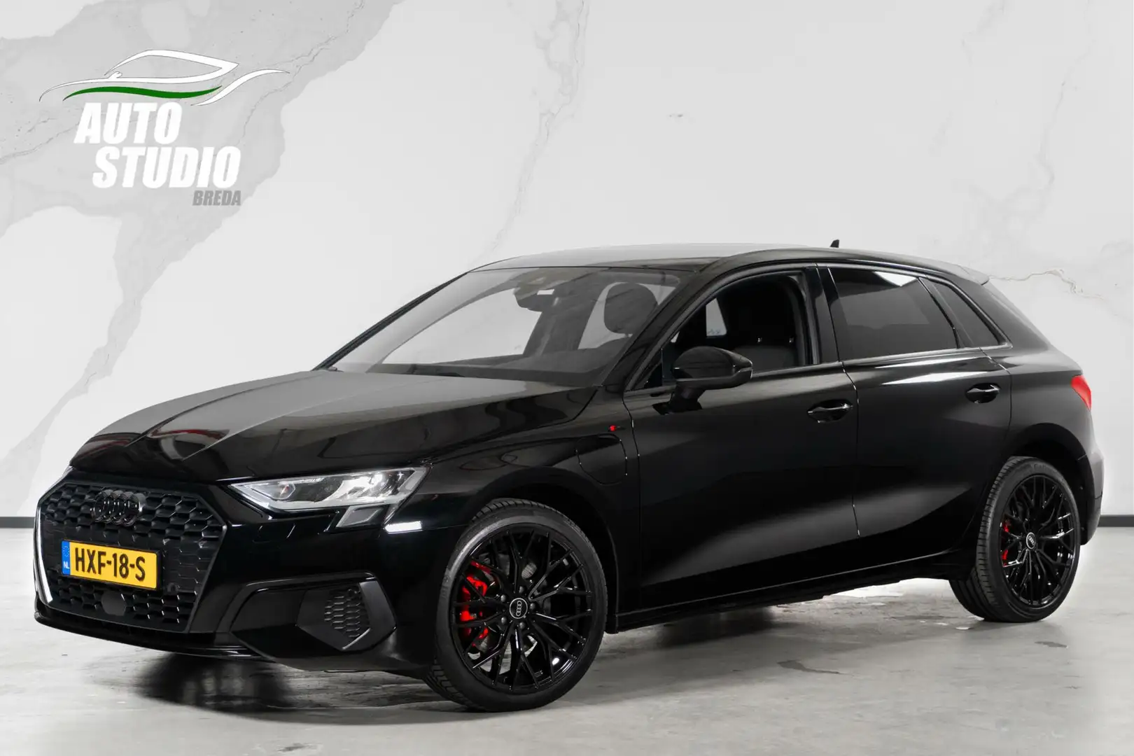 Audi A3 Sportback 40 TFSI e | S-line | Leder | Carplay | K Zwart - 1