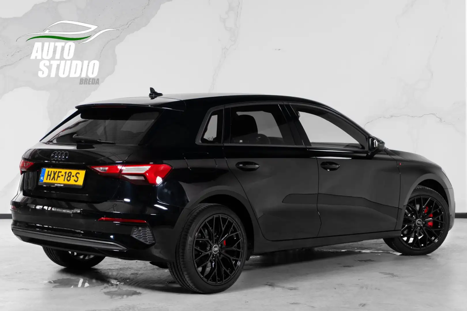 Audi A3 Sportback 40 TFSI e | S-line | Leder | Carplay | K Zwart - 2