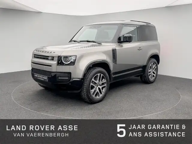 Land Rover Defender 90 D250 X-Dynamic SE