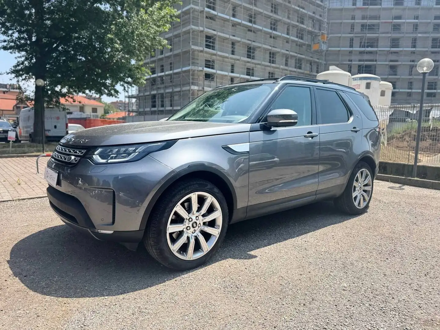 Land Rover Discovery 3.0   249cv 7pti auto Grijs - 1
