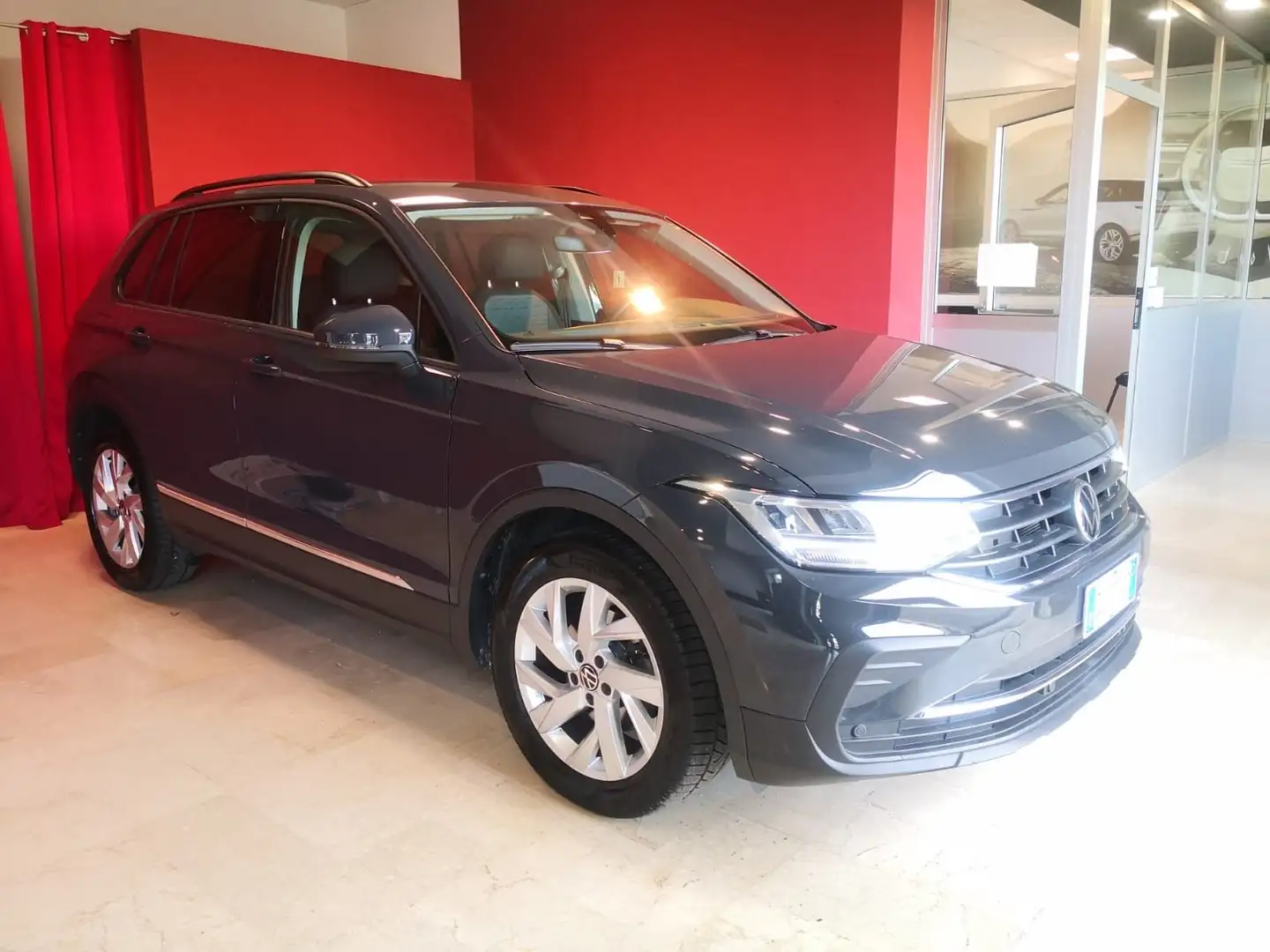 Volkswagen Tiguan 2.0 TDI 150 CV SCR DSG Life ***TAGLIANDI VW*** Grigio - 1