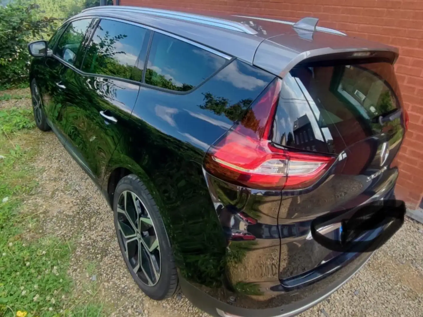 Renault Grand Scenic Grand Scénic 1.33 TCe Techno GPF 7pl Černá - 1