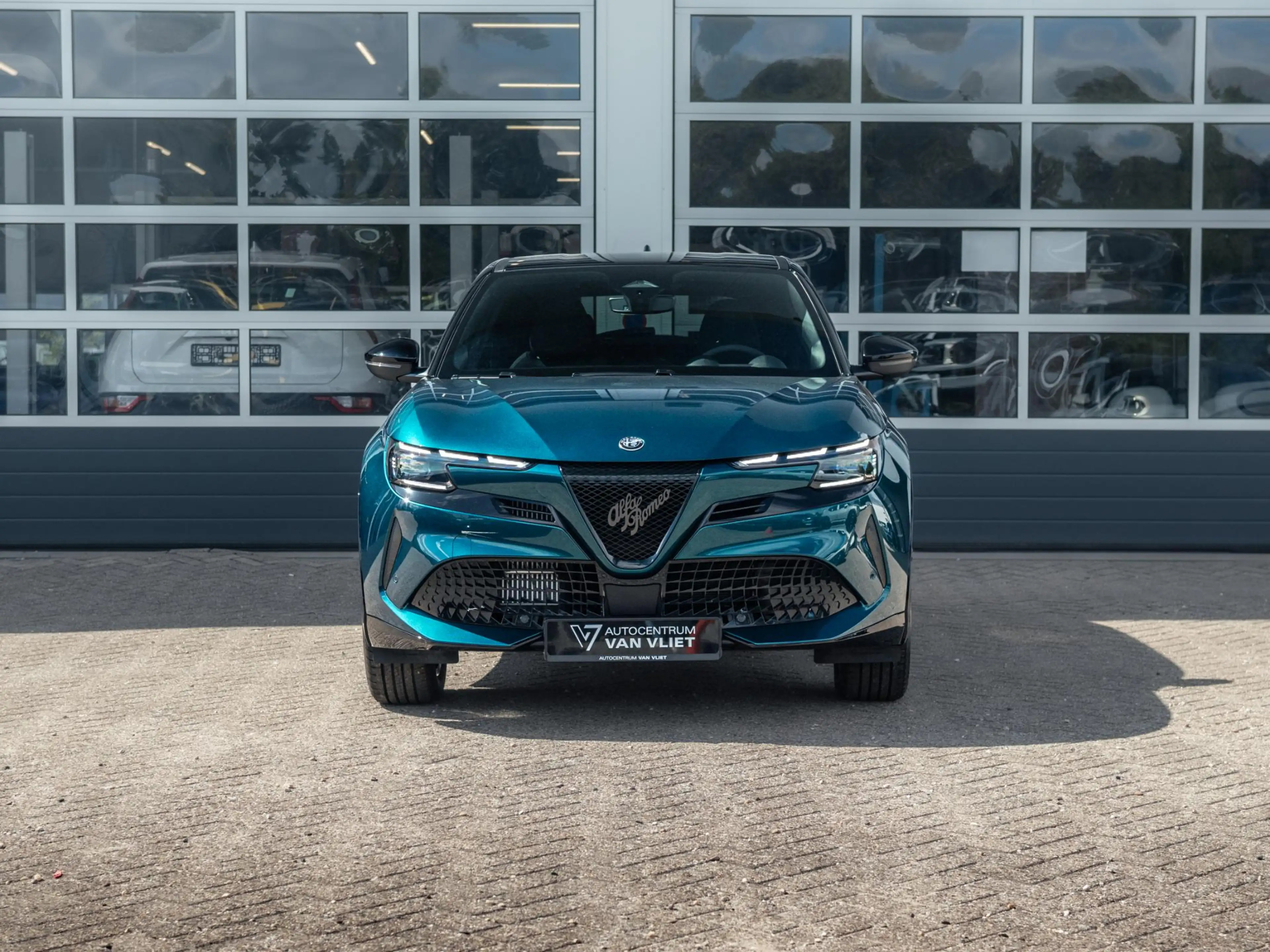 Alfa Romeo Junior 1.2 Turbo Hybrid Ibrida Sprint | Techno Pack | Win — photo 2