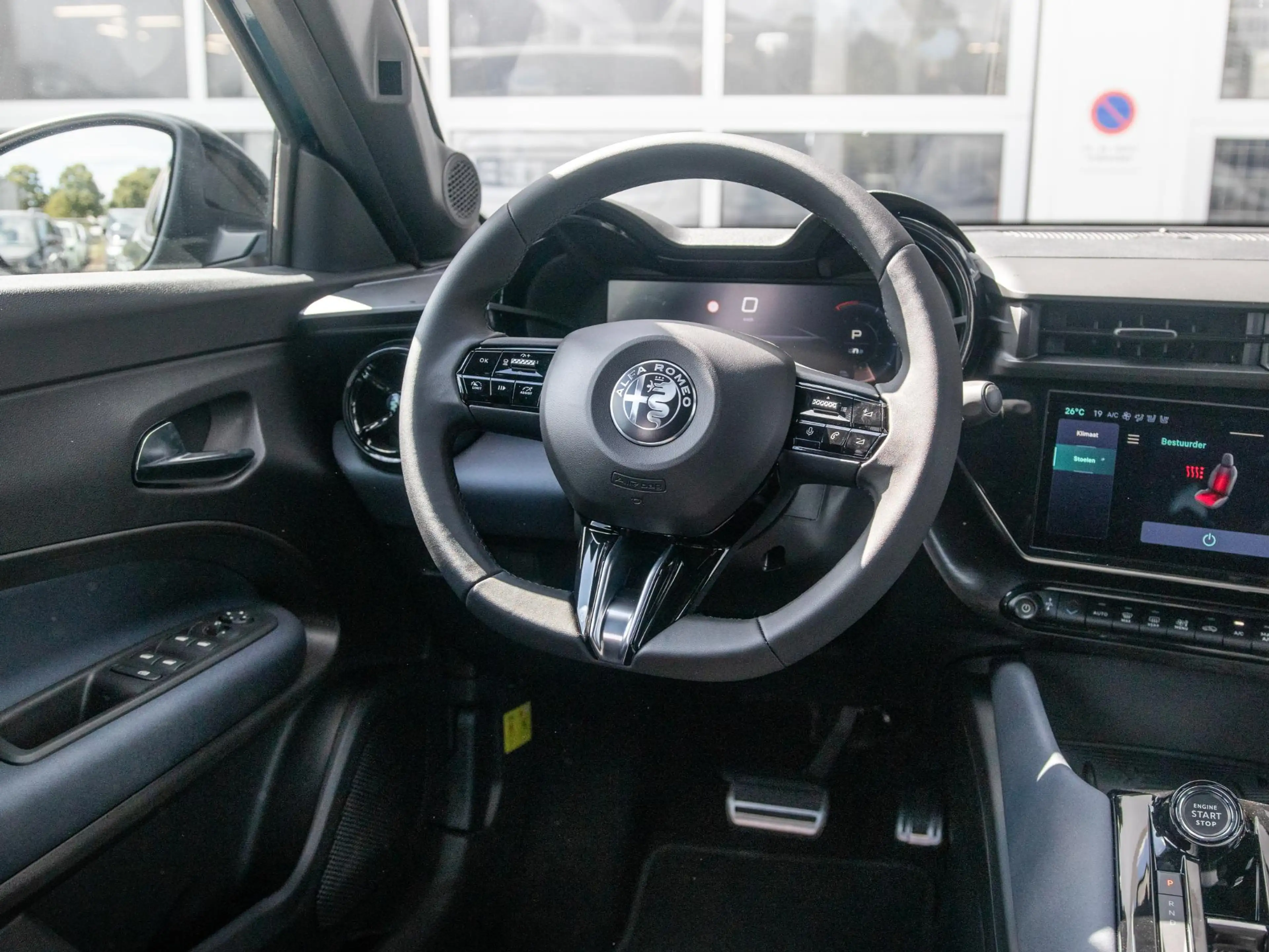 Alfa Romeo Junior 1.2 Turbo Hybrid Ibrida Sprint | Techno Pack | Win — photo 15