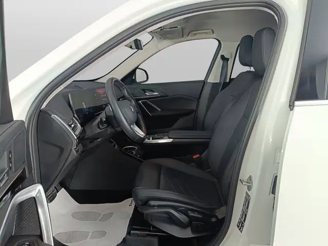 BMW X1 view 8
