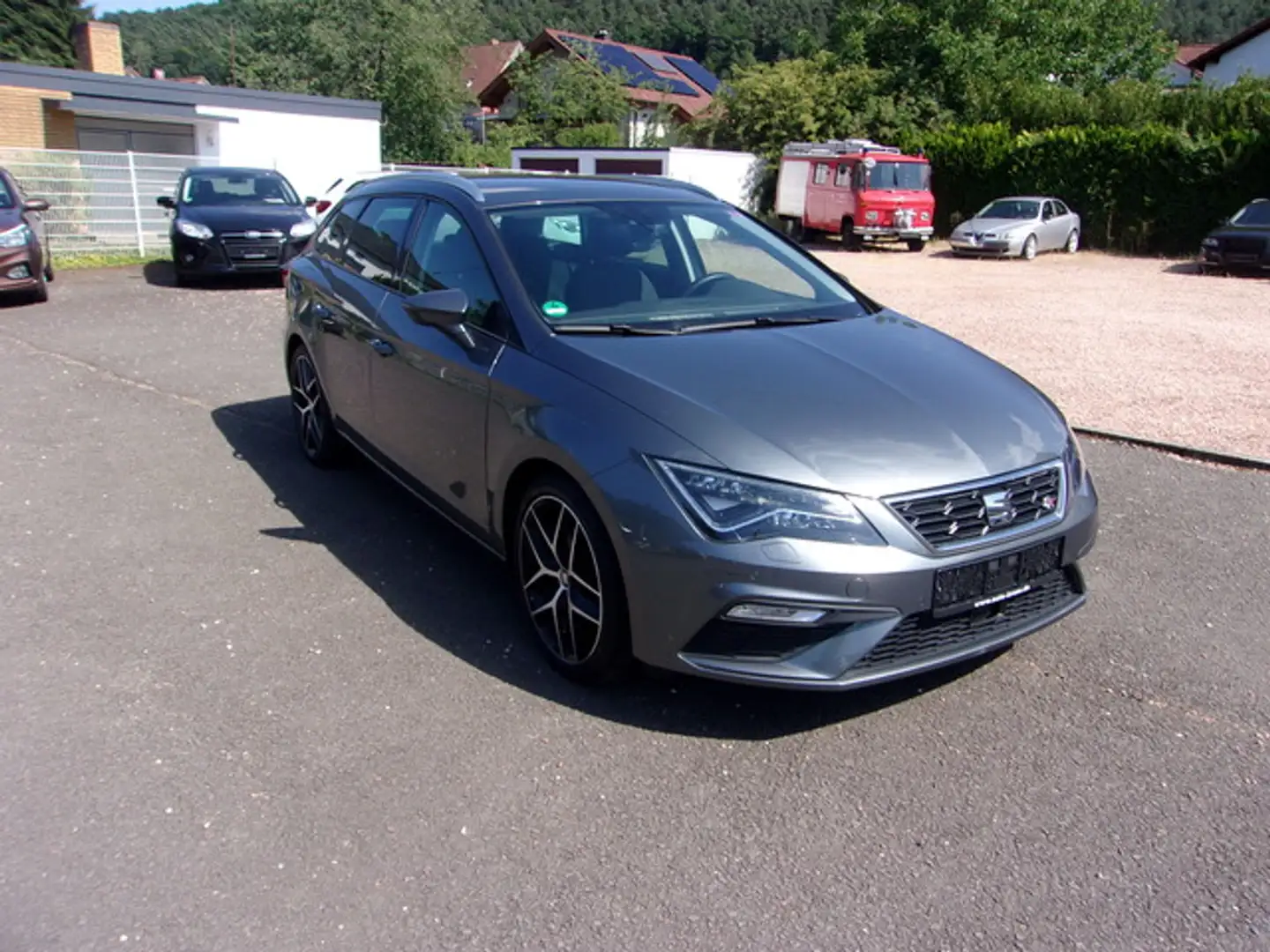 SEAT Leon ST FR Klimaaut. Navi SHZ PDC Grau - 2