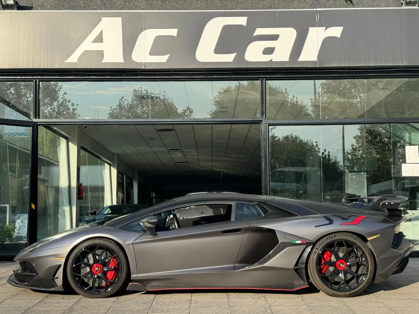 Lamborghini Aventador LP700 6.5 V12 Gris - 1