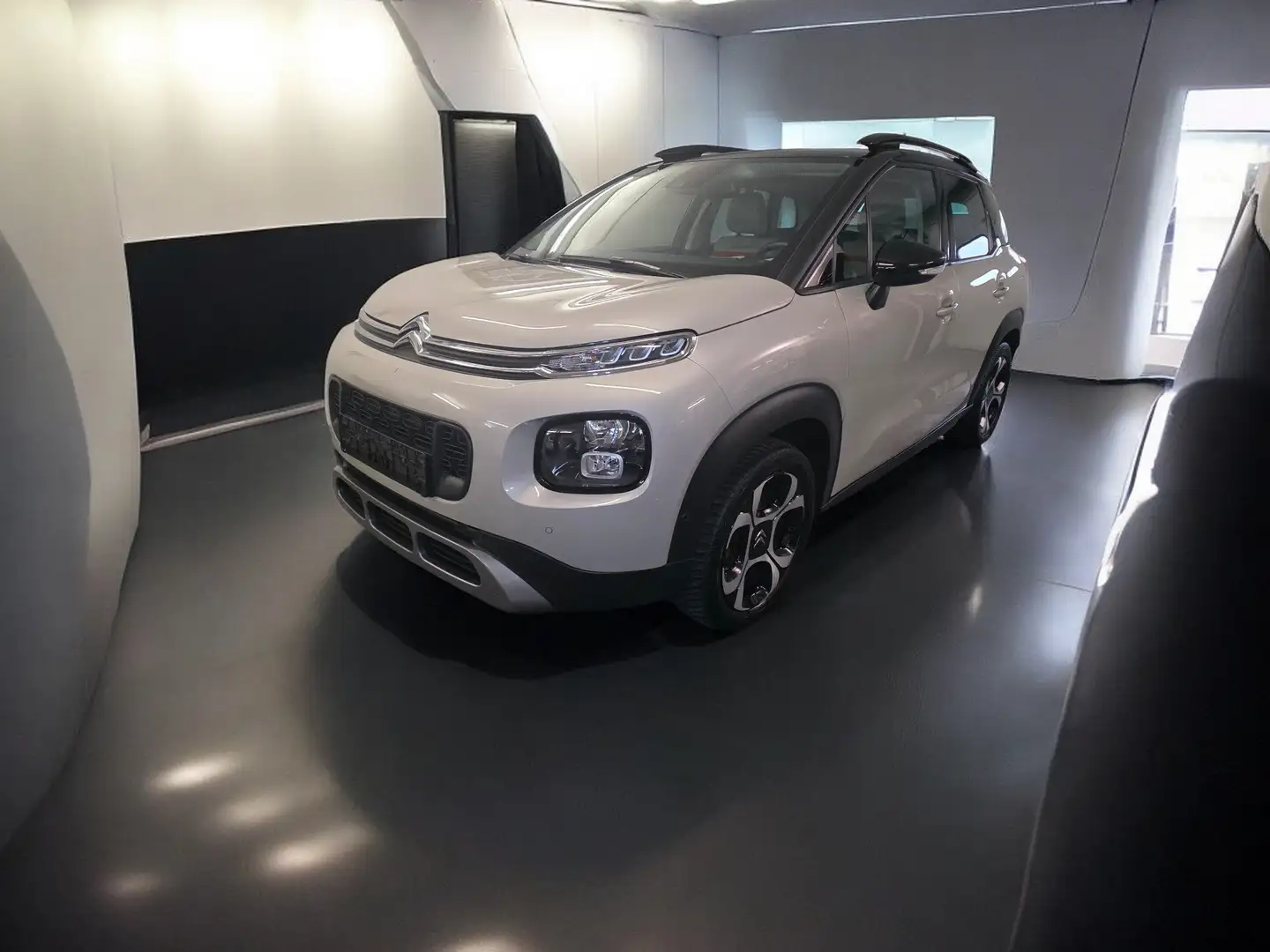 Citroen C3 Aircross Shine 1.2 PureTech Style-Paket Weiß AHK Kamera Beige - 1