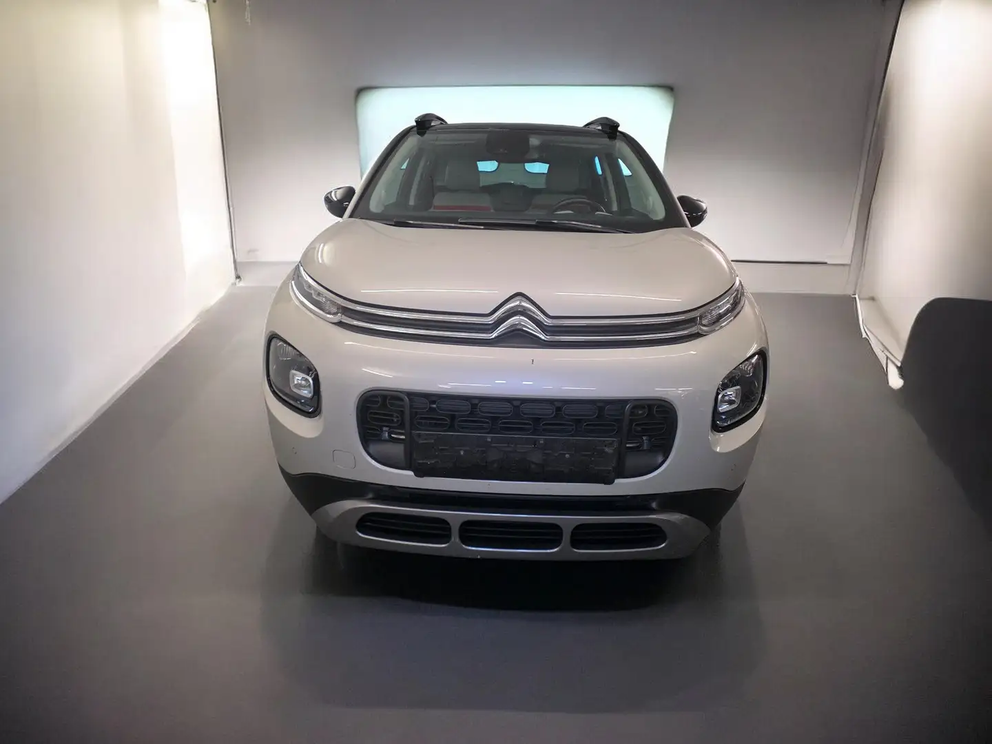 Citroen C3 Aircross Shine 1.2 PureTech Style-Paket Weiß AHK Kamera Beige - 2