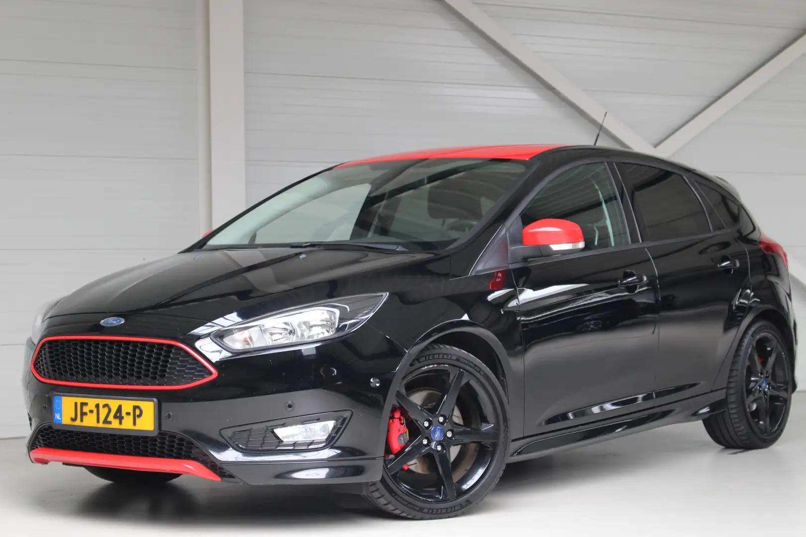 Ford Focus 1.5 Black Edition Airco | 18" Velgen | Navigatie | Schwarz - 1