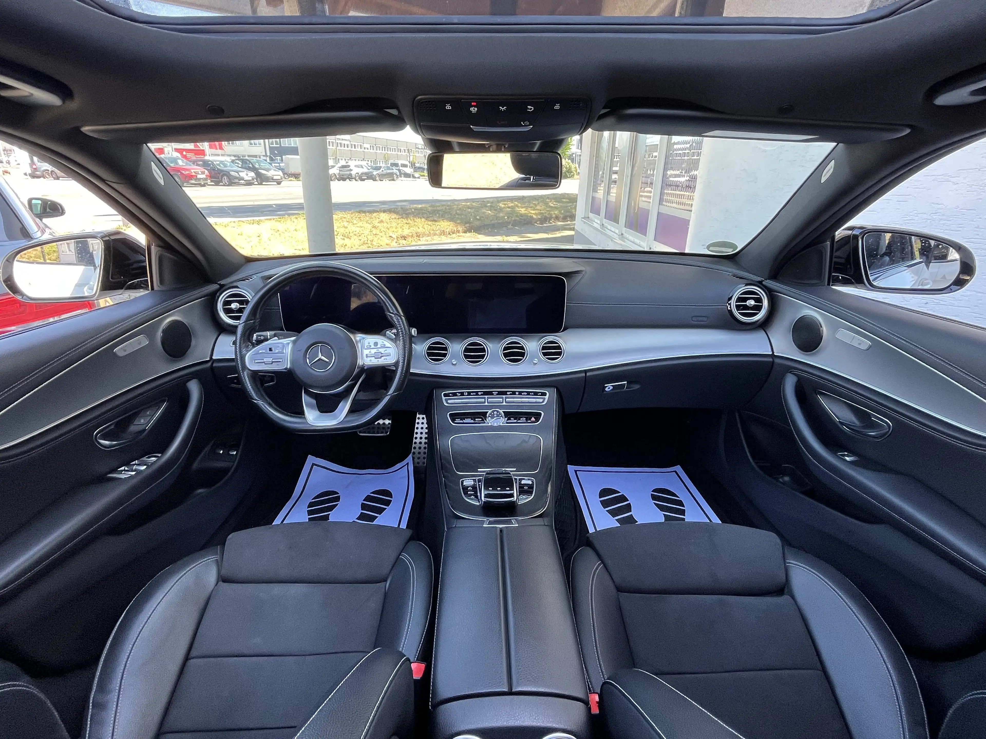 Mercedes-Benz E 400 E 400d 4Matic AMG Line / Night Paket / Panorama — photo 6