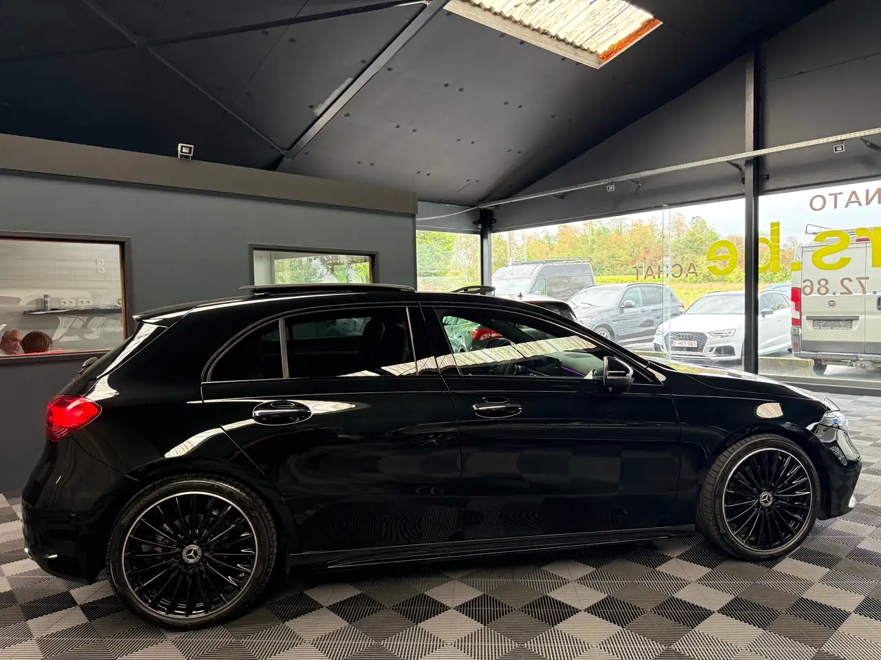 Mercedes-Benz A-Class A 180 AMG Line, миниатюра 10