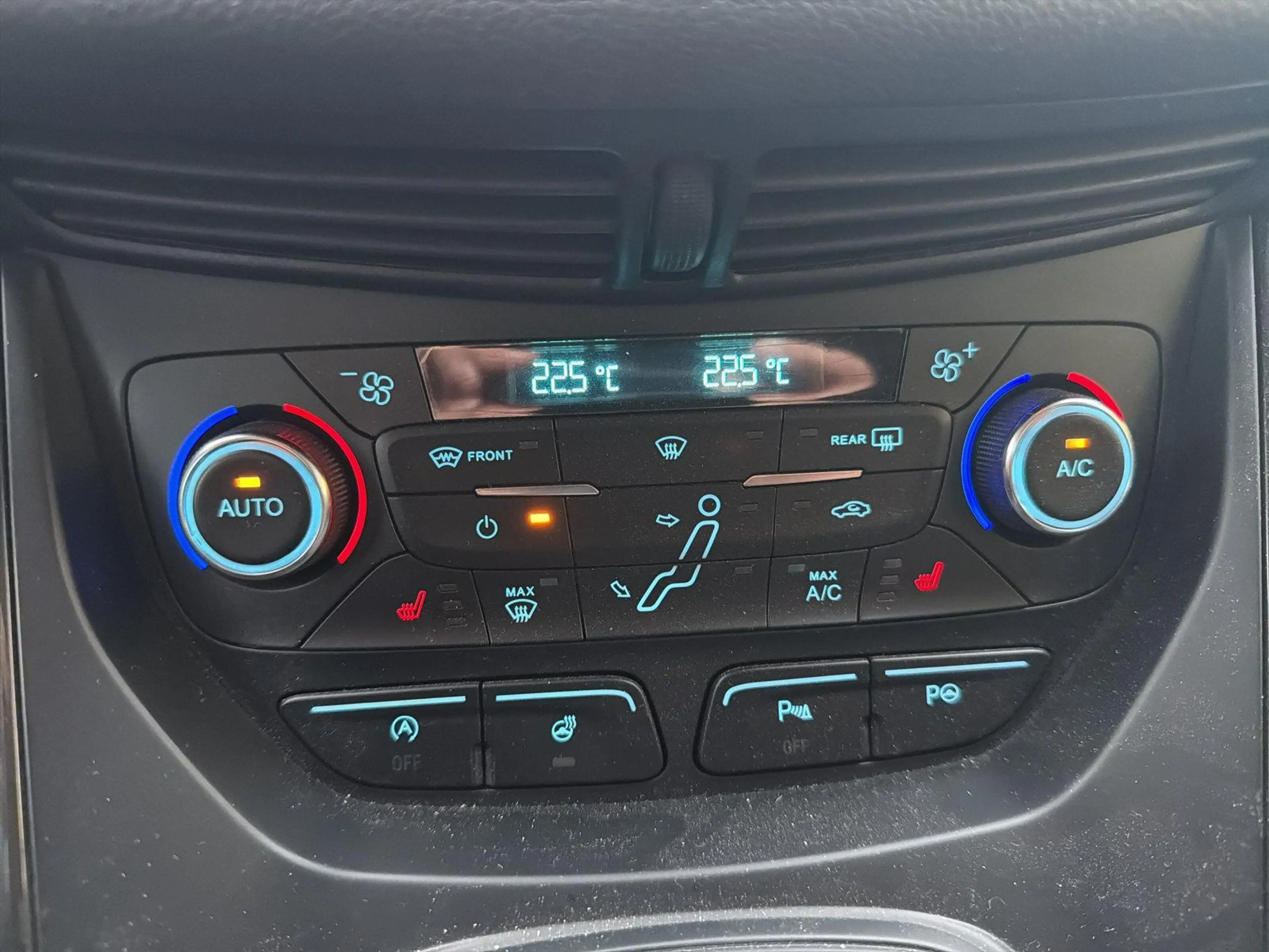 Ford C-Max Titanium*AHK*Navi*Ganzjahresreifen — photo 15