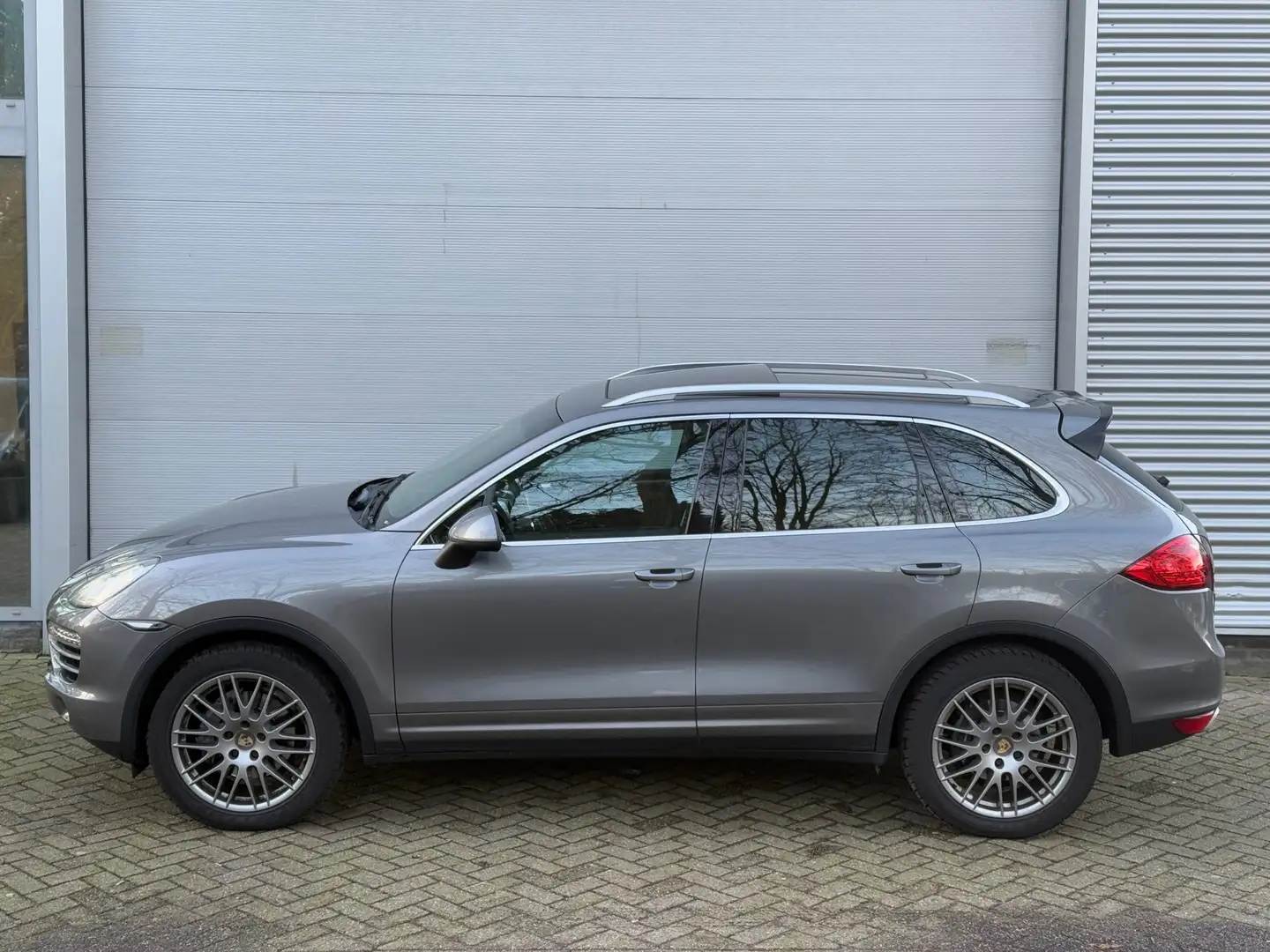 Porsche Cayenne 3.0 D l Pano l Volleder l Navi l Xenon l Cruise l Grigio - 2