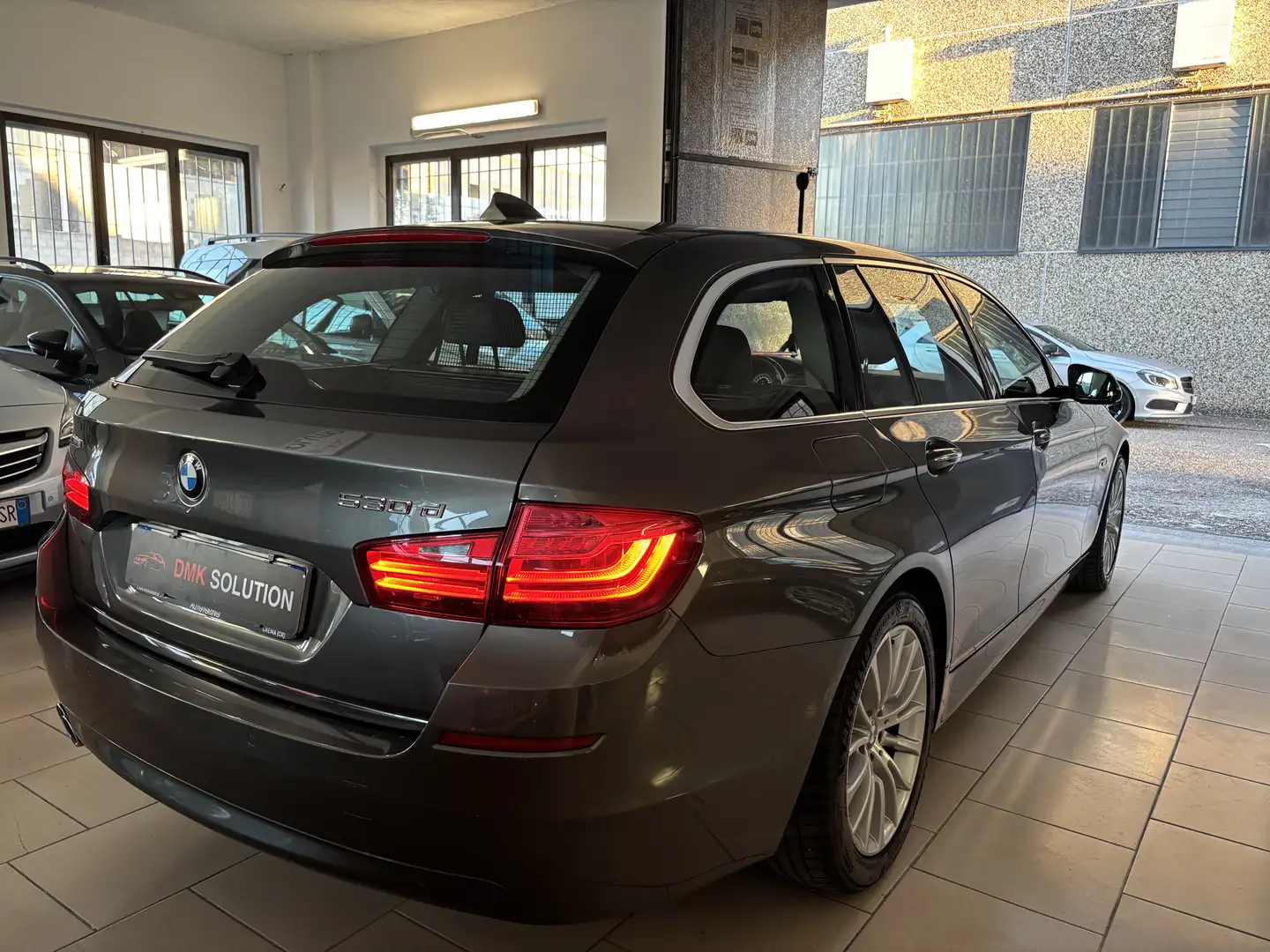BMW 530 Touring xdrive Luxury**EURO 6!**UNICO PROPIETARIO! Grigio - 2