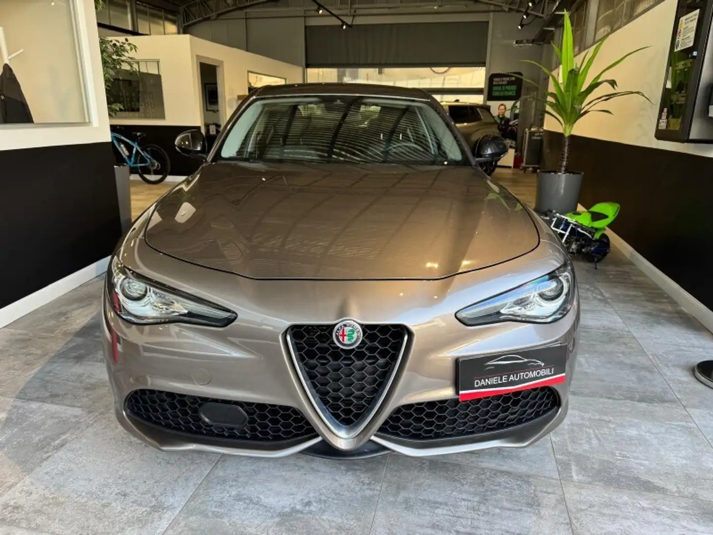 Alfa Romeo Giulia Giulia 2.2 Turbodiesel 210 CV AT8 AWD Q4 Veloce Beige - 2