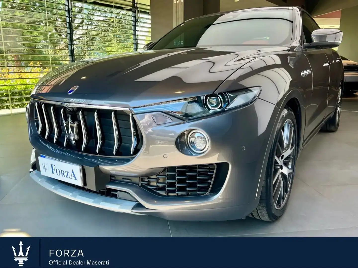 Maserati Levante 3.0 V6 430cv , Sport Pack Chrome finish , Adas Grau - 1
