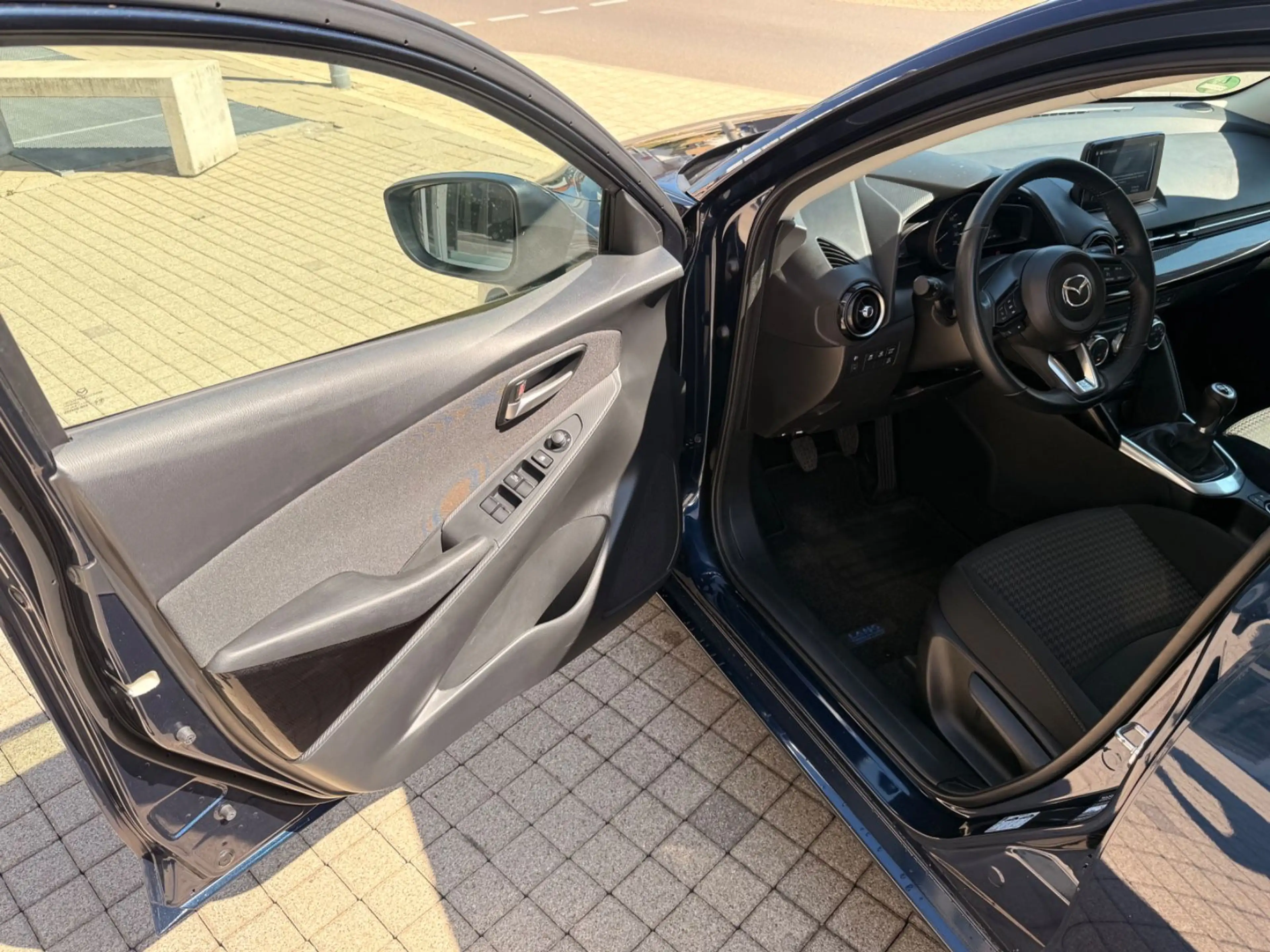 Mazda 2 Lim. Kizoku,23400km — photo 14